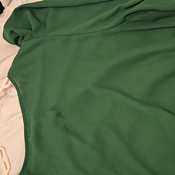 Green top - Picture 2 of 3